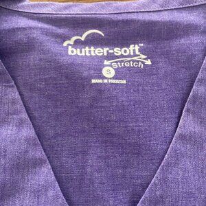 Butter-Soft STRETCH Women's 6-Pocket V-Neck Scrub Top - Sparkling Grape - XS